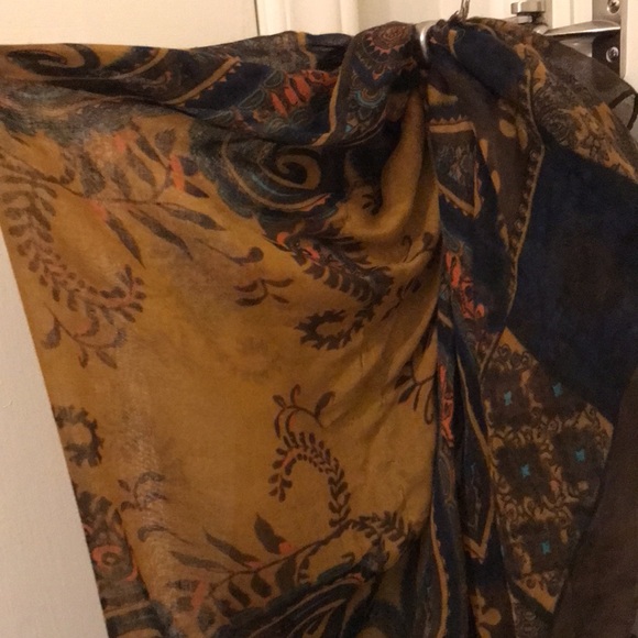 Scarf - Picture 2 of 6